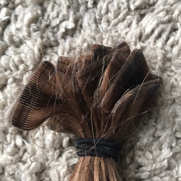 Real Human Tape In Hair Extensions (22 pcs) - Picture 3 of 4